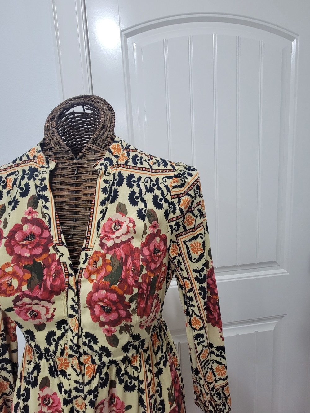 Floral V-Neck Long Sleeve Midi Dress in Cream and Rose - Picture 2 of 7